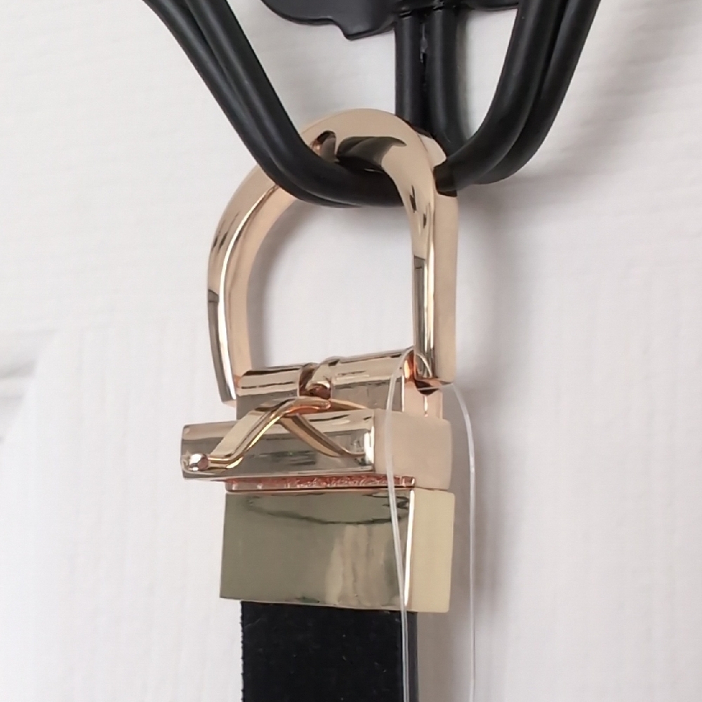 LOFT Medium Gold Buckle Black / Gold Reversible Belt NWT - Picture 3 of 5
